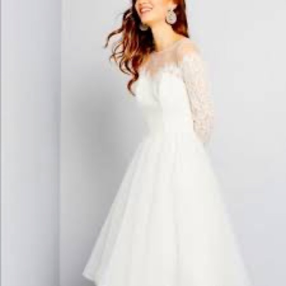 NWT Chi Chi London Gilded Grace Sz 2